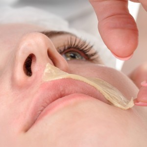 Восковая депиляция лица